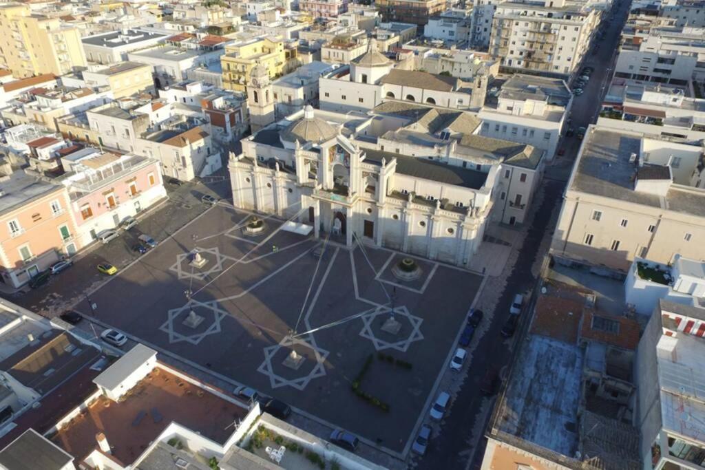 Villa Domus Elegans In Centro Manfredonia Esterno foto